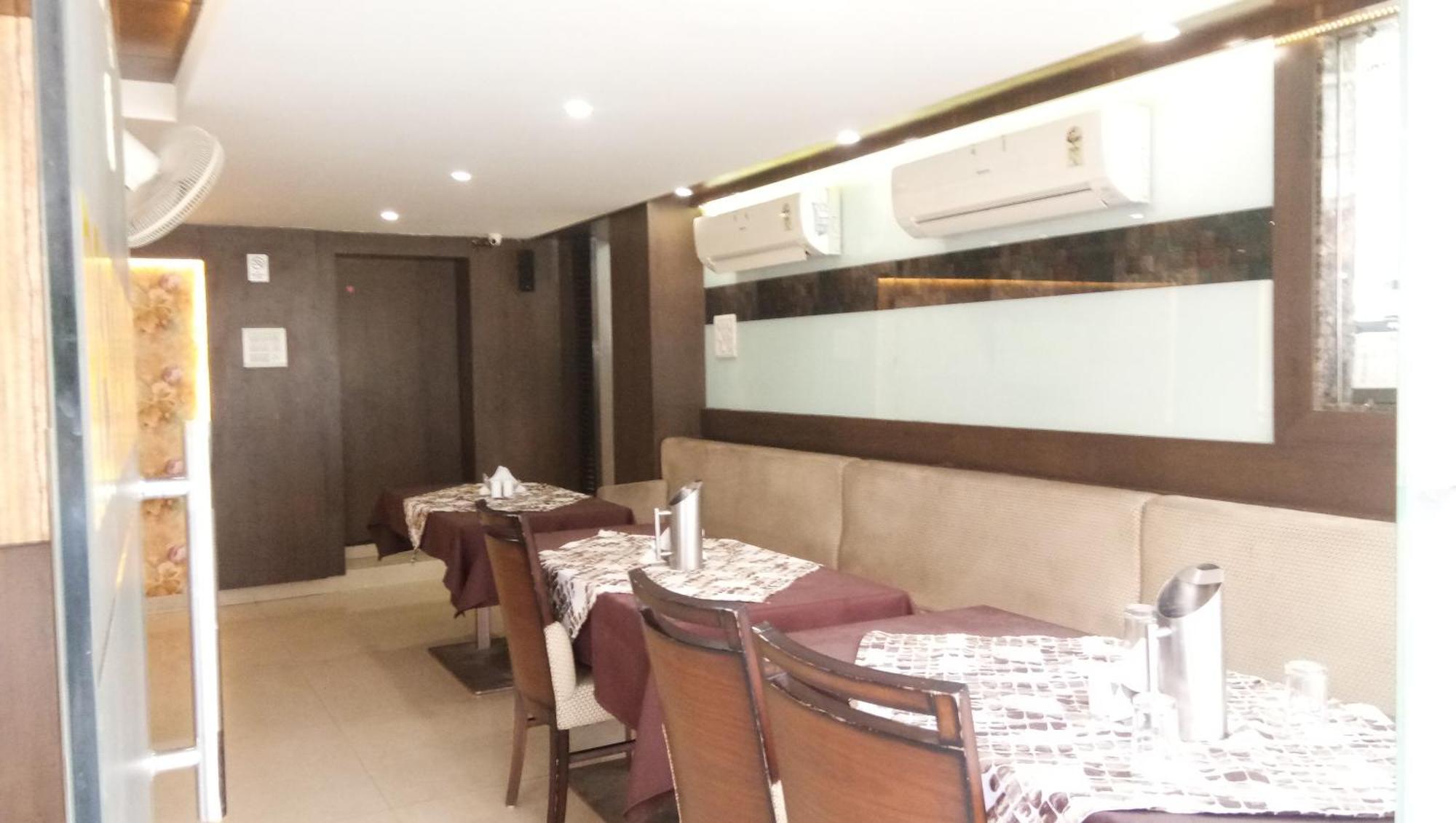Hotel Banjara Bhopal Bagian luar foto